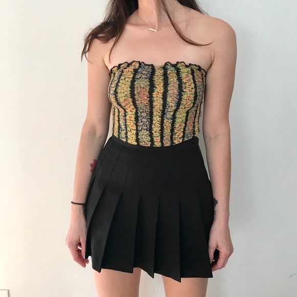 Black Pleated Mini Skirt - Picture 1 of 4